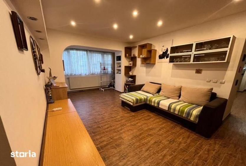 Apartament cu 4 camere decomandat, mobilat în Colentina