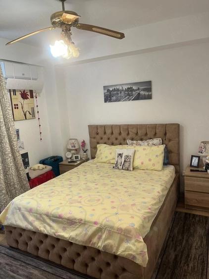 Apartament cu 3 camere decomandat în Roșu