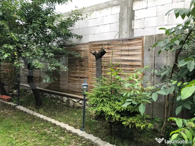 Casă cu 7 camere cu Teren 800 Mp în Zărnești