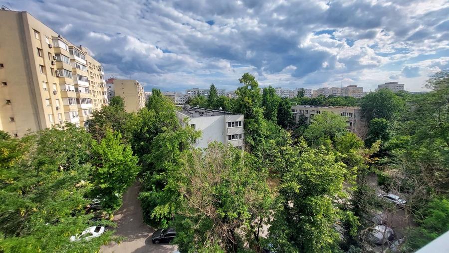 Apartament cu 3 camere circular, mobilat în Titan