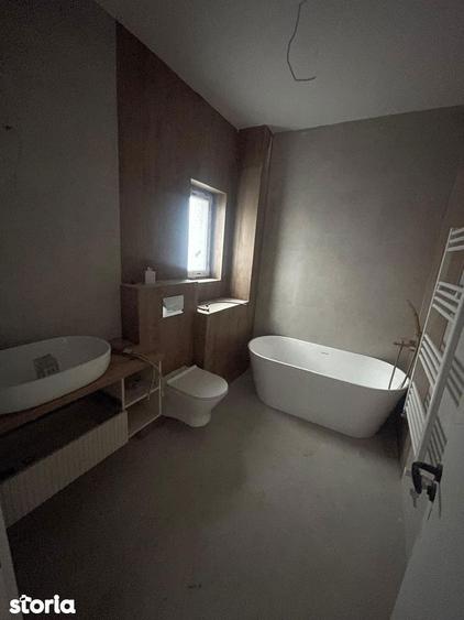 Casă cu 3 camere cu Teren 200 Mp în Central