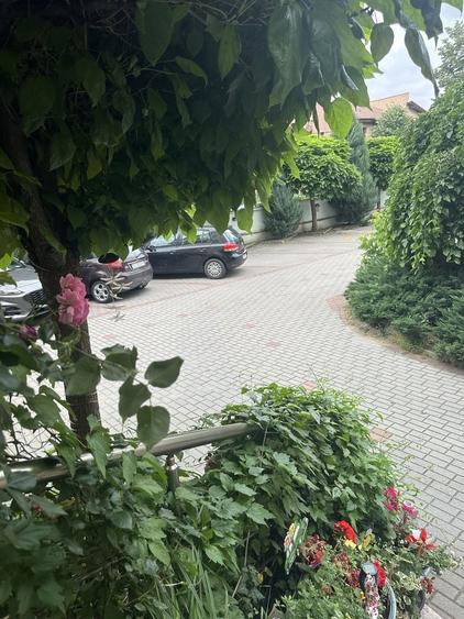 Apartament cu 3 camere decomandat în Popoveni