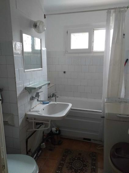 Apartament cu 2 camere semidecomandat în Podu Roș