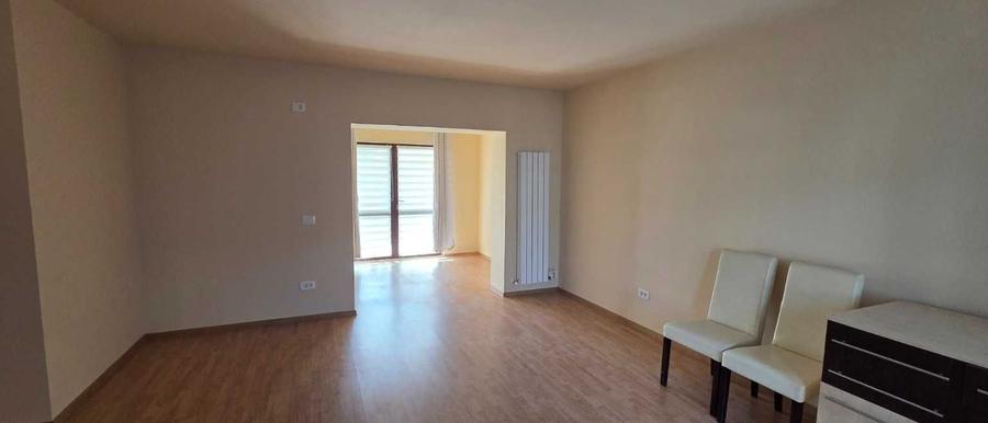 Apartament cu 3 camere decomandat în Valea Adâncă