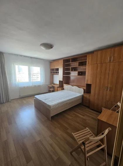 Garsonieră decomandată în Drumul Taberei
