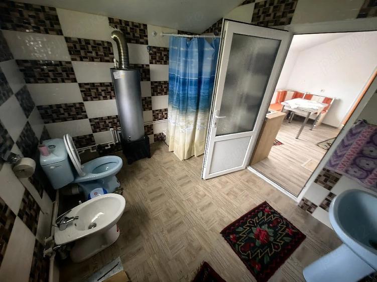 Casă cu 2 camere cu Teren 4000 Mp în Bălțătești