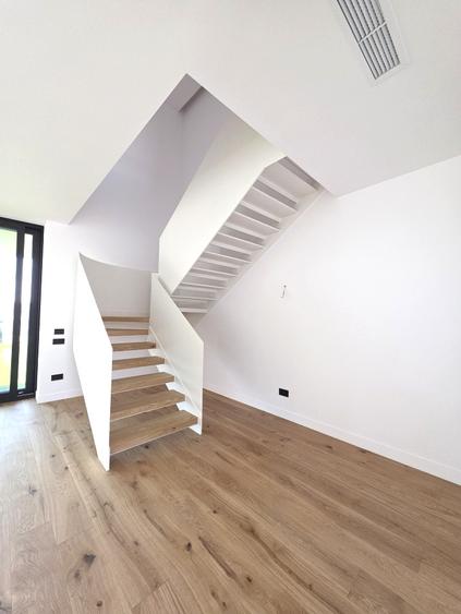 Duplex cu 5 camere cu Canalizare în Tunari