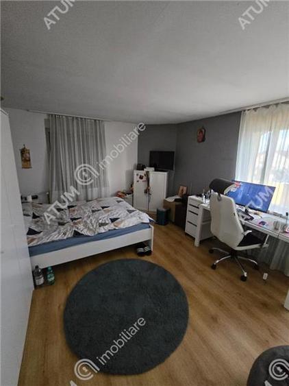 Casă individuală cu 5 camere cu Canalizare în Șelimbăr