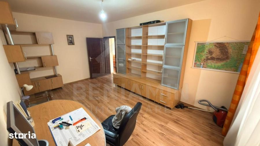 Casă cu 6 camere cu Teren 464 Mp în Cârcea