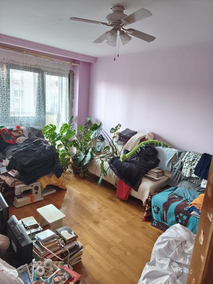 Apartament cu 3 camere decomandat în Drumul Taberei