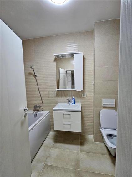 Apartament cu 2 camere decomandat, mobilat în Aradului
