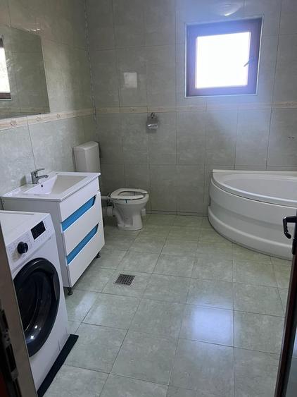 Casă cu 5 camere cu Canalizare în Ovidiu