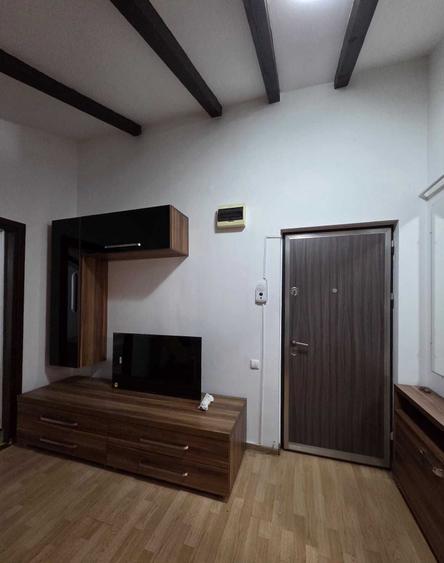 Apartament cu 2 camere semidecomandat în Florești