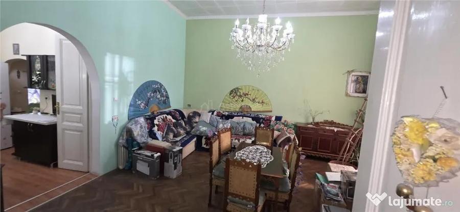 Apartament cu 4 camere decomandat în Fabric