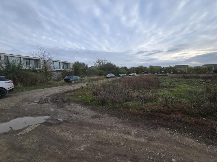 Teren Construcții intravilan de 500 mp, în Tunari