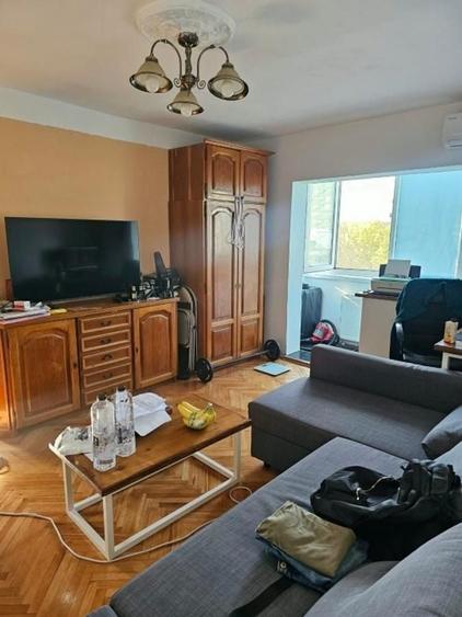 Apartament cu 2 camere semidecomandat, mobilat în Soarelui
