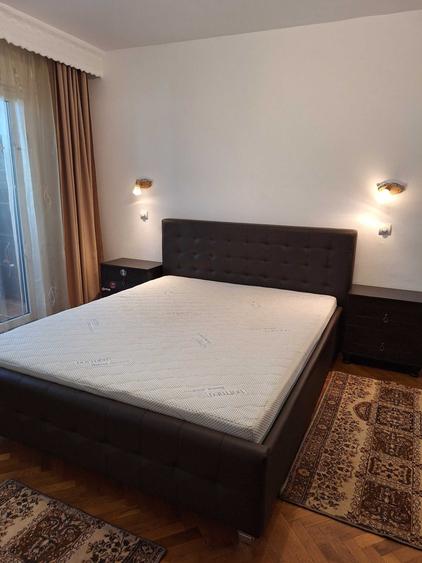 Apartament cu 4 camere decomandat în Ștrand