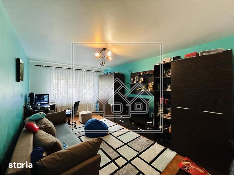 Apartament cu 2 camere decomandat în Calea Dumbrăvii