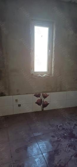 Casă cu 4 camere cu Teren 300 Mp în Baia