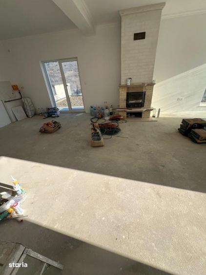Casă cu 4 camere în Central