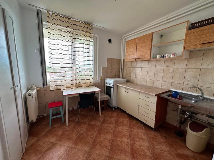 Apartament cu 2 camere semidecomandat în Brâncoveanu