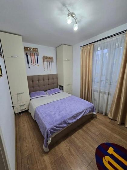 Apartament cu 2 camere semidecomandat, mobilat în Decebal