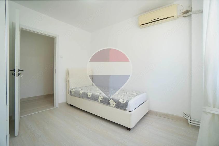 Apartament cu 4 camere decomandat în Răcădău
