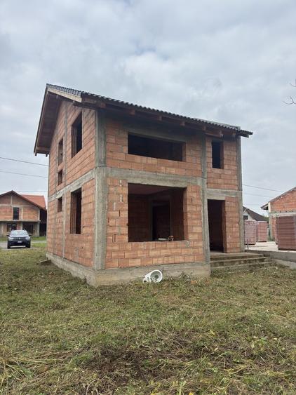 Casă cu 4 camere în Central