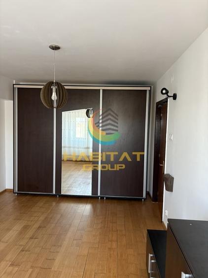 Apartament cu 3 camere semidecomandat în Beller