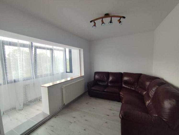 Apartament cu 2 camere decomandat în Poiana