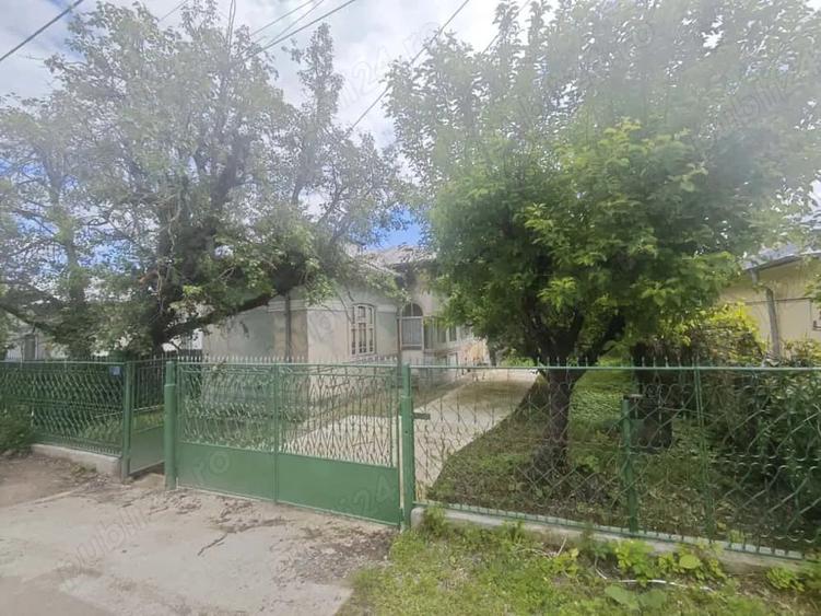 Casă cu 3 camere în Răzvad