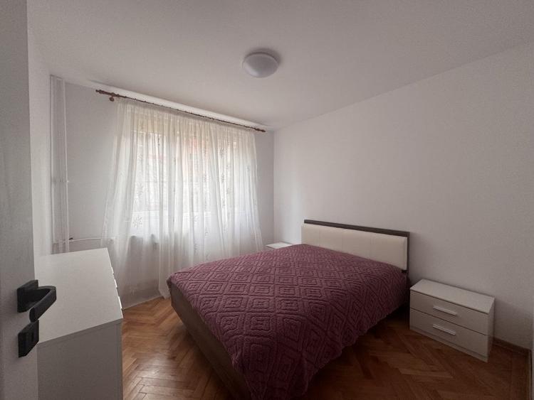 Apartament cu 3 camere semidecomandat, mobilat în Sălăjan