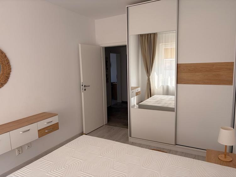 Apartament cu 3 camere decomandat în Chiajna