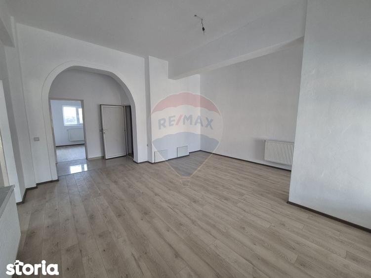 Spațiu comercial, de 118 mp, în Pianu