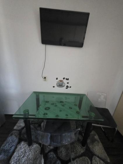 Apartament cu 2 camere decomandat în Priseaca