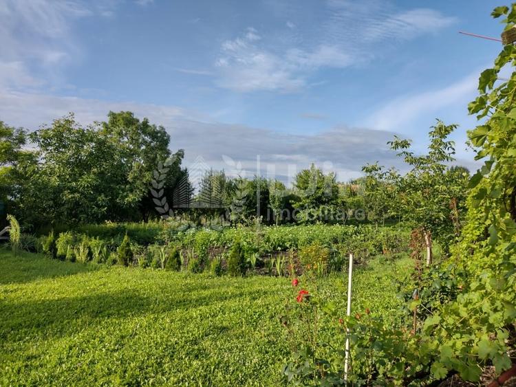 Casă individuală cu 2 camere cu Teren 2382 Mp în Aiton