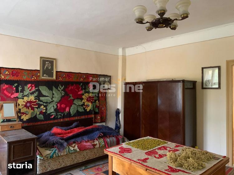Casă cu 6 camere cu Teren 2793 Mp în Ghimeș