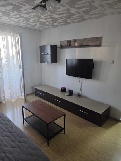 Apartament cu 2 camere decomandat în Tei