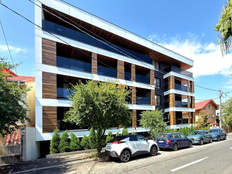 Apartament cu 3 camere decomandat în Băneasa