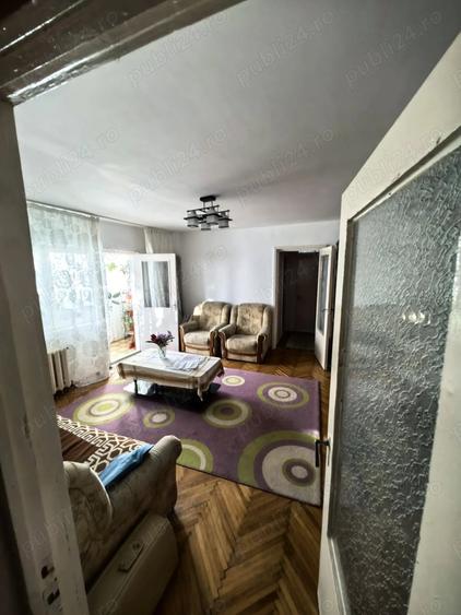Apartament cu 2 camere semidecomandat în Lipovei