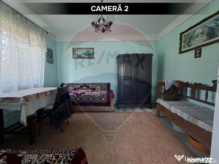 Casă cu 2 camere cu Teren 5447 Mp în Central