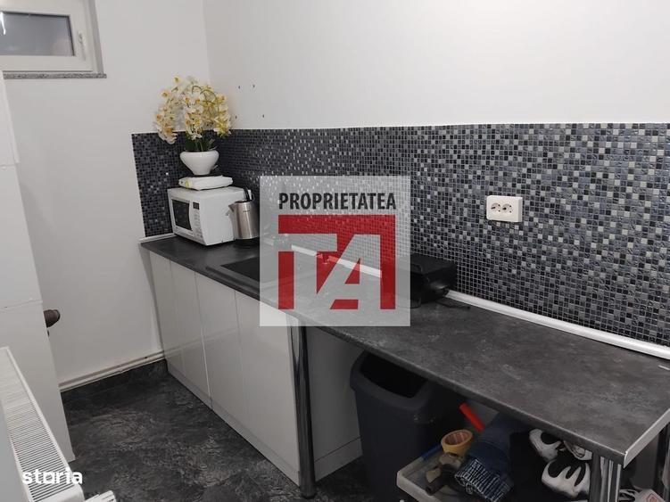 Casă cu 4 camere cu Teren 200 Mp în Central