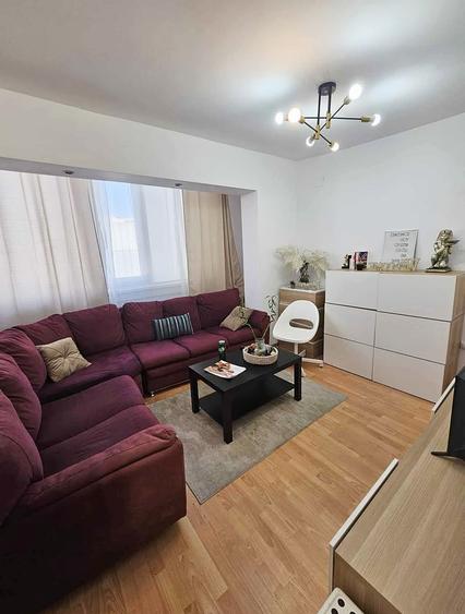 Apartament cu 2 camere semidecomandat, mobilat în Unirii