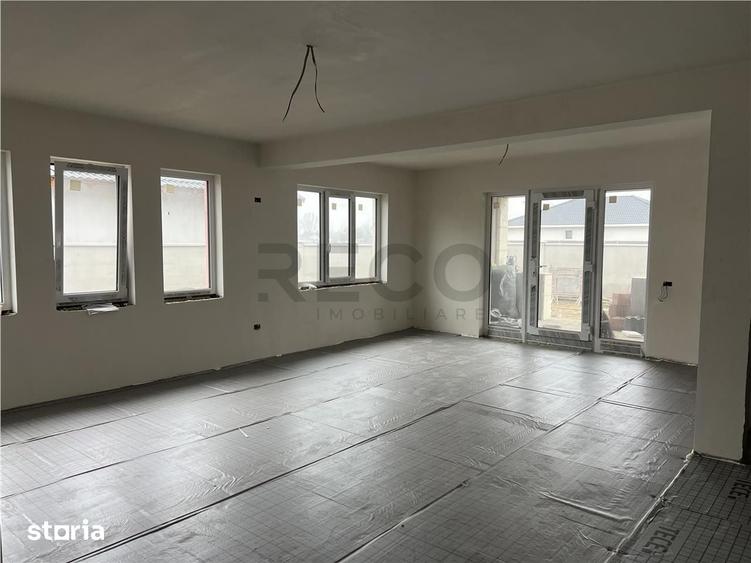 Casă cu 5 camere cu Teren 500 Mp în Sântandrei