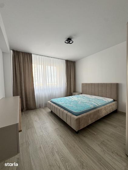 Apartament cu 3 camere în Tractorul