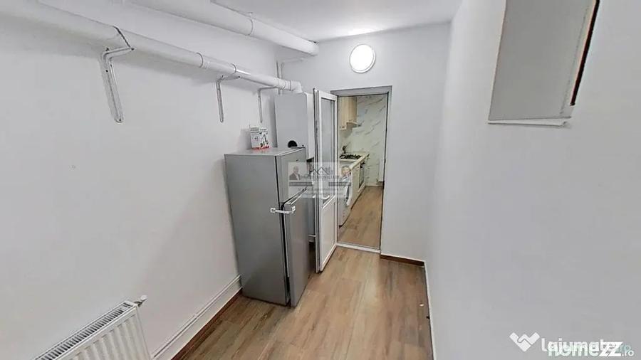 Apartament cu 3 camere semidecomandat, mobilat în Central