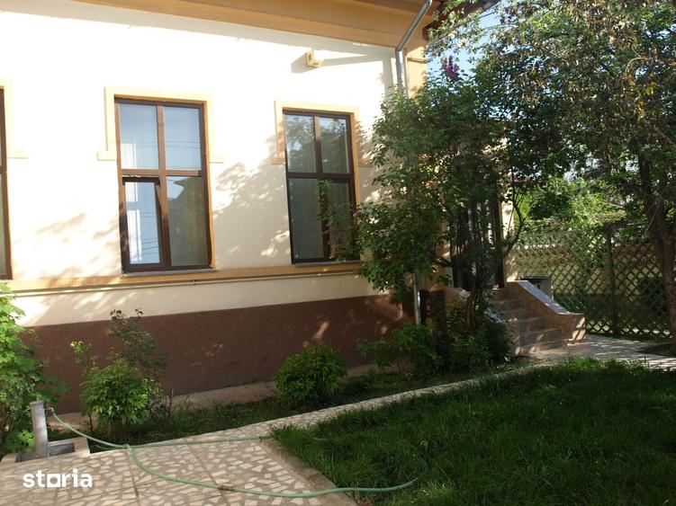 Casă cu 4 camere cu Teren 240 Mp în Central