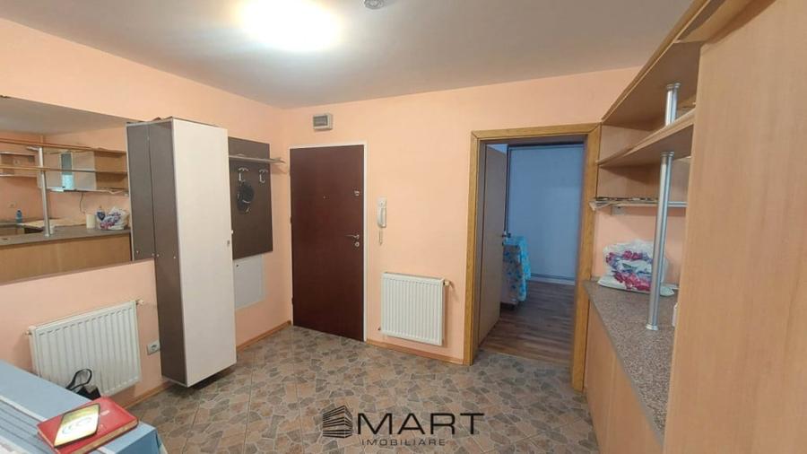 Apartament cu 3 camere decomandat în Central — fotografia 3