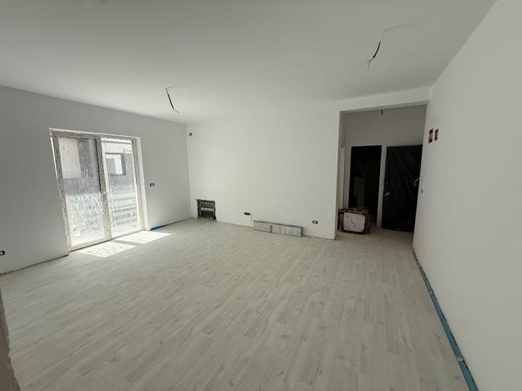 Apartament cu 3 camere decomandat în Giroc