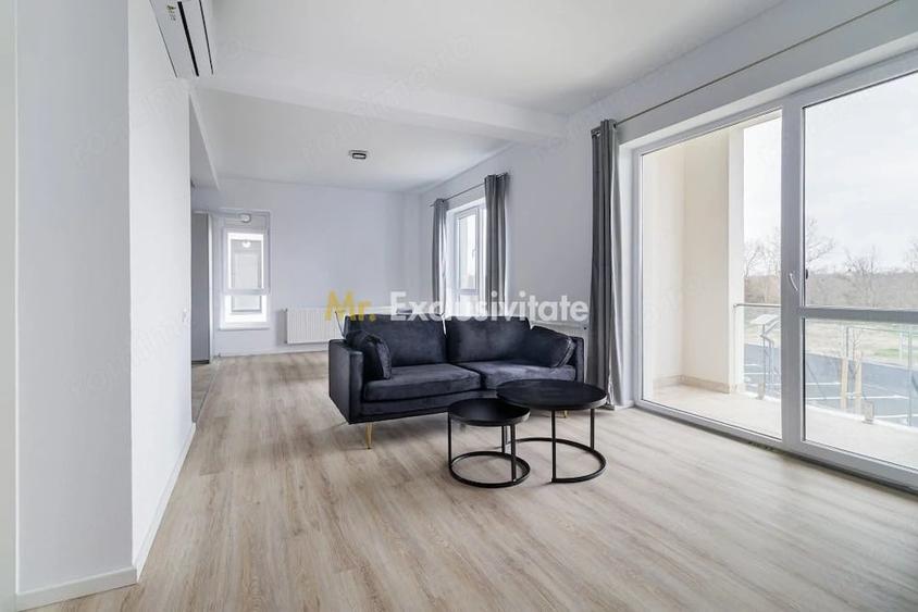 Apartament cu 3 camere semidecomandat în 1 Decembrie